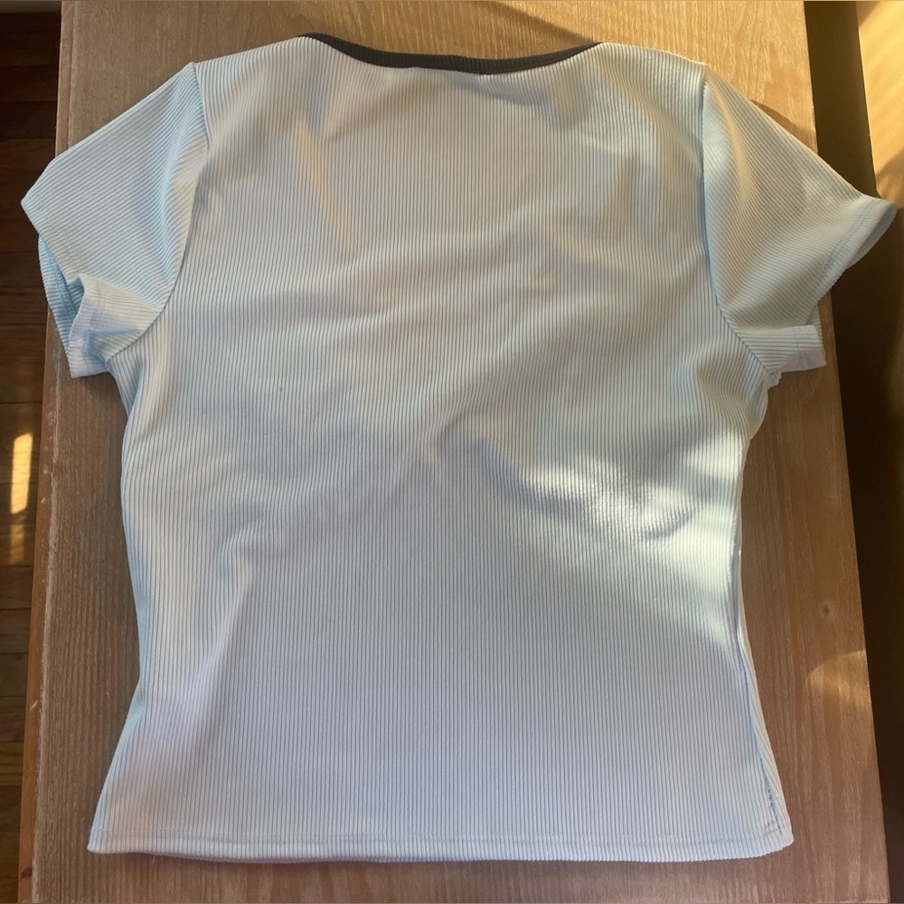 Urban Outfitters Gaze Motel Tasina Light Blue Ribbed Cropped Baby T-Shirt; M - Picture 6 of 7